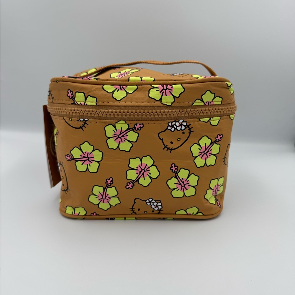 Aloha Collection x Hello Kitty Cabin Crew Kit & Mini Pouch - Picture 4 of 12